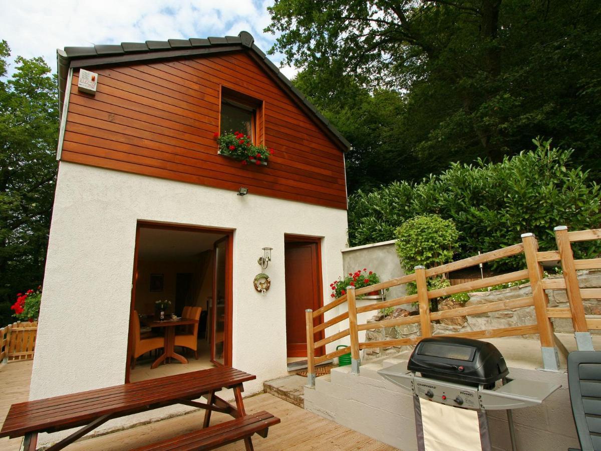Cottage With A Terrace And A View Of The Valley Эвей Экстерьер фото